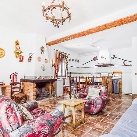 3 Bedroom Awesome Home In Rute Exterior photo