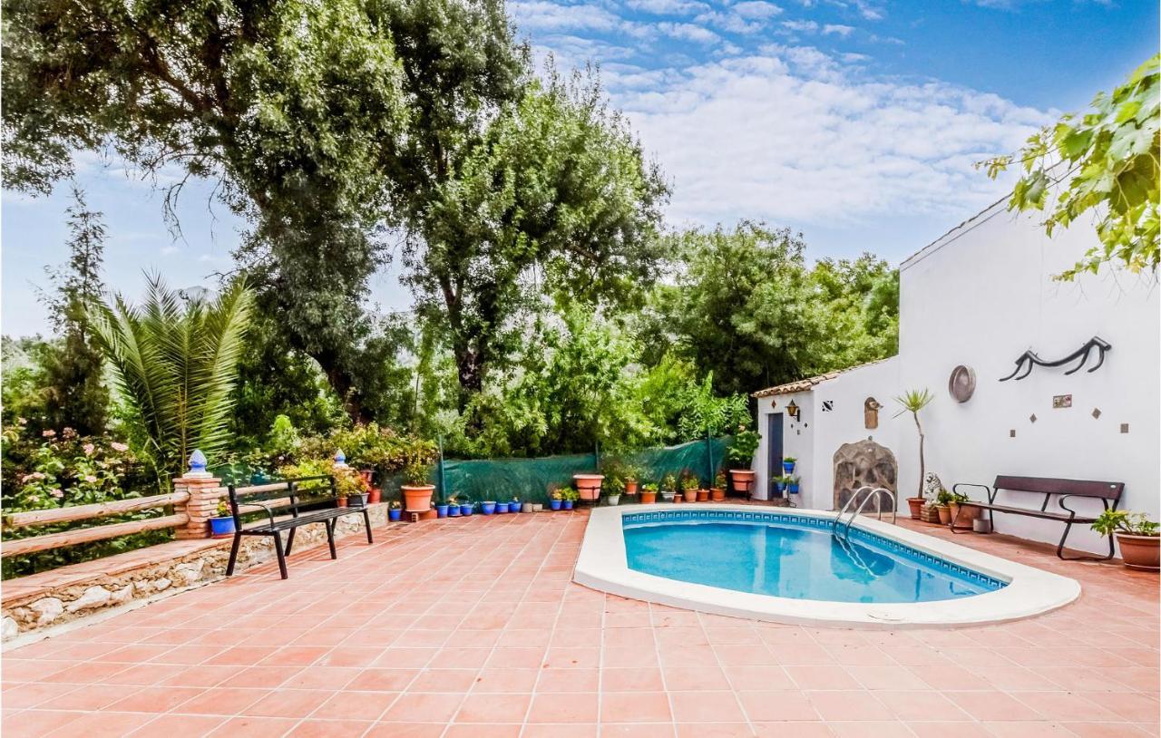 3 Bedroom Awesome Home In Rute Exterior photo