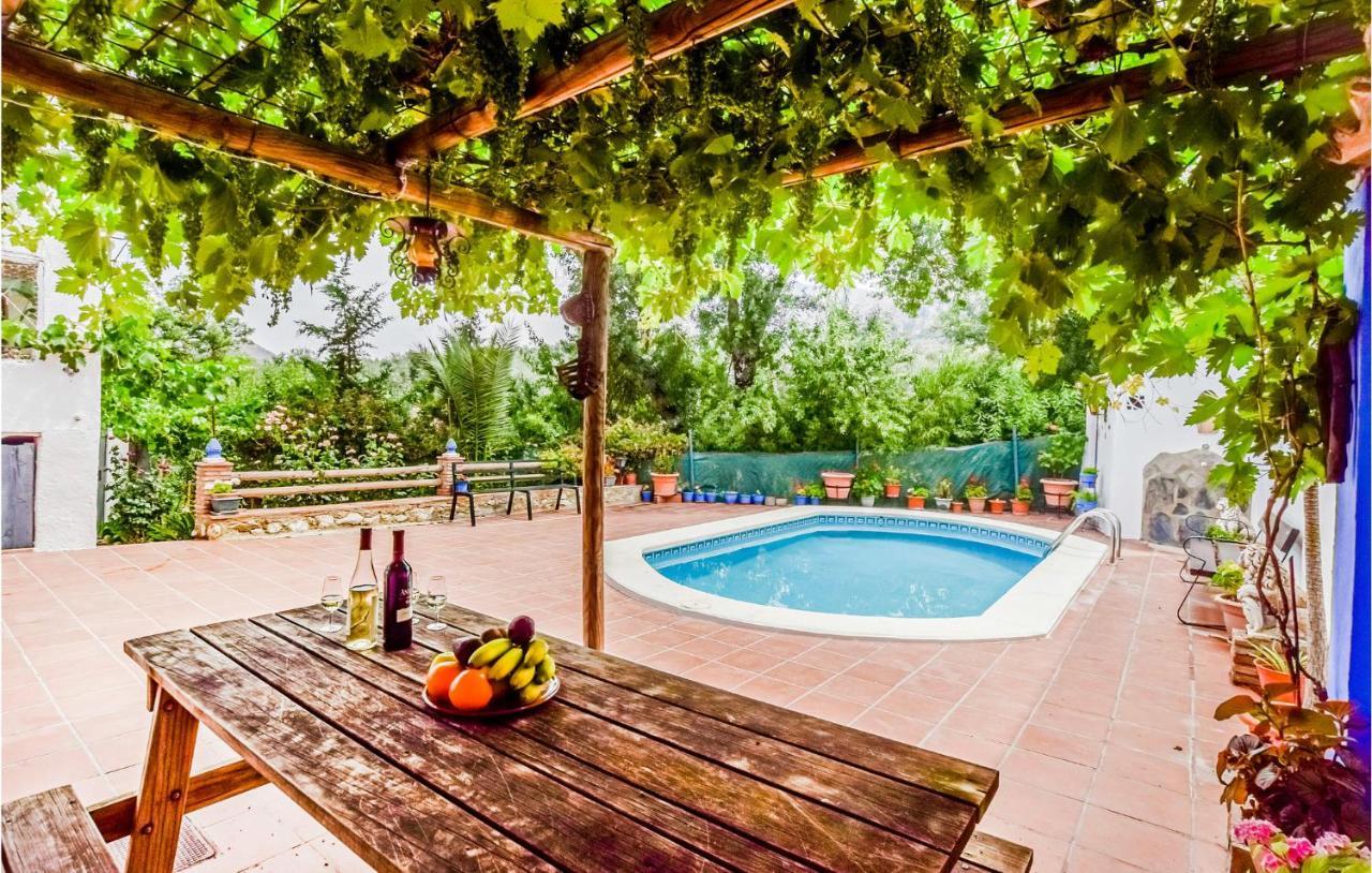 3 Bedroom Awesome Home In Rute Exterior photo
