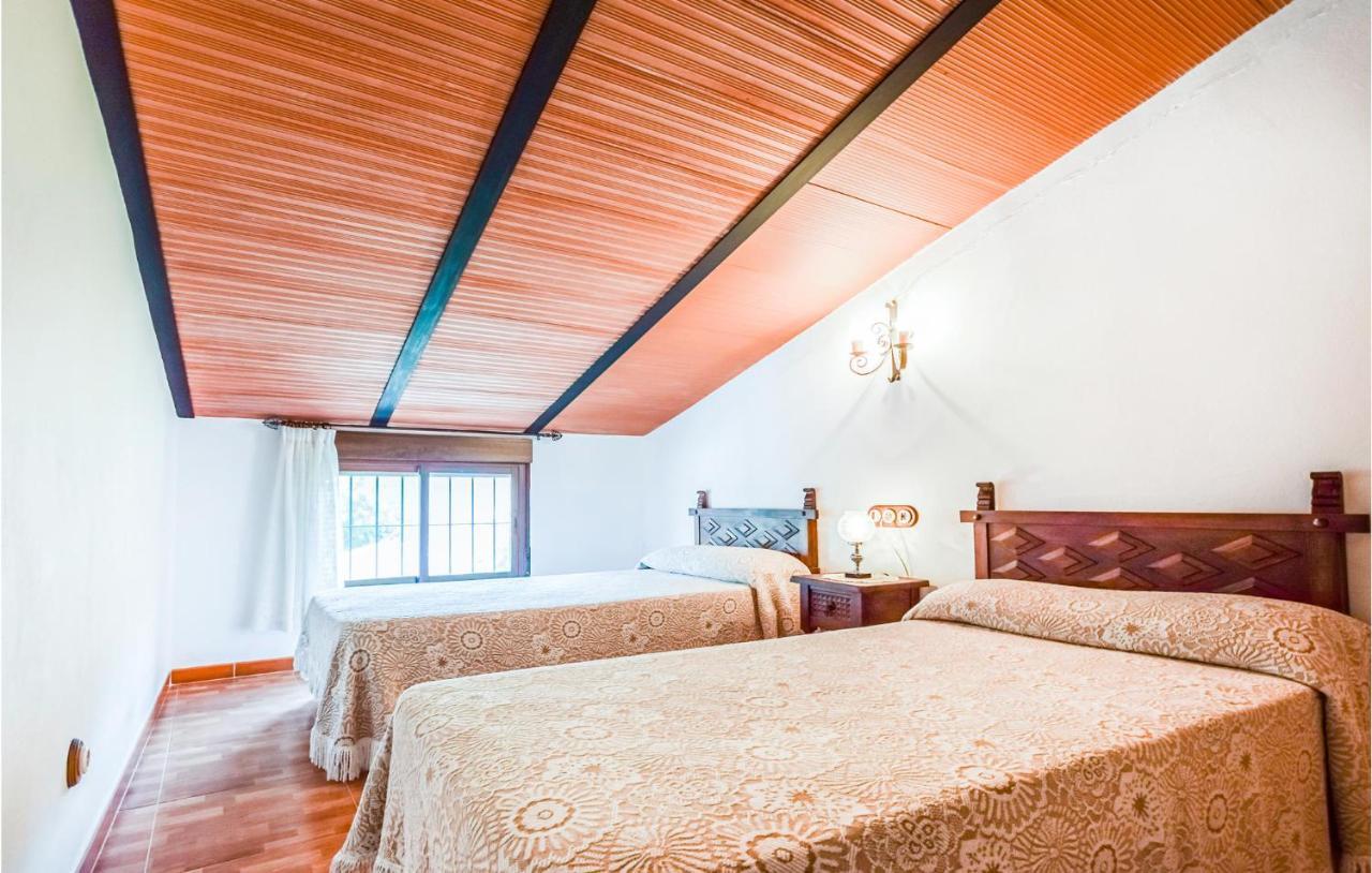 3 Bedroom Awesome Home In Rute Exterior photo